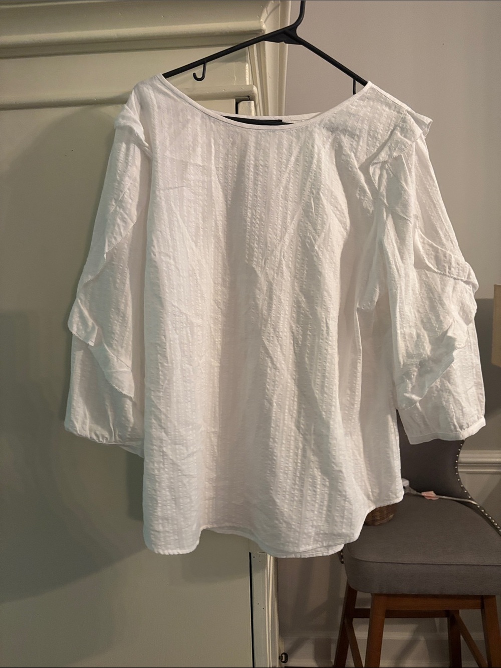 Ann Taylor White Textured Boatneck Blouse with Three-Quarter Sleeves